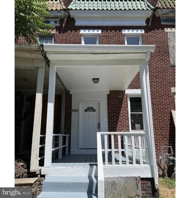 2548 Oswego Avenue - Photo 1