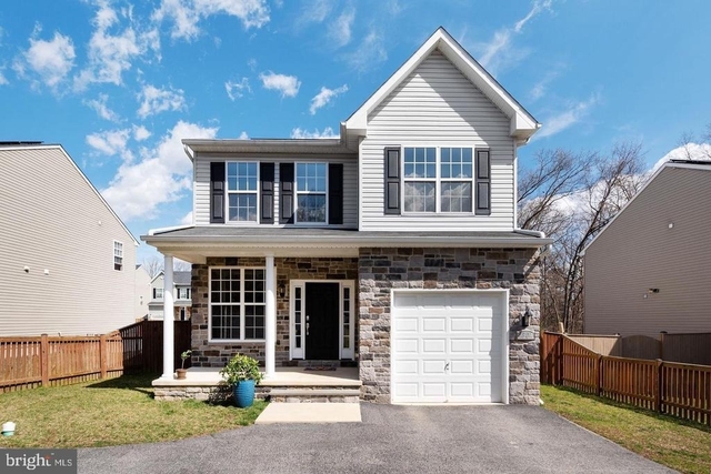 130 Pineview Avenue - Photo 1