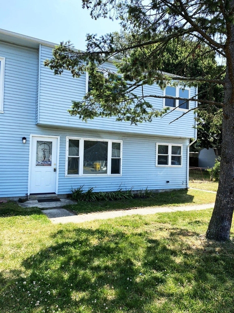 7707 Queens Road - Photo 1