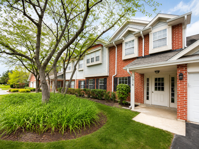 1316 E Evergreen Drive - Photo 1