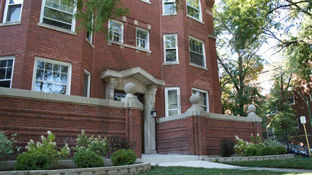 2825 W Logan Boulevard - Photo 1