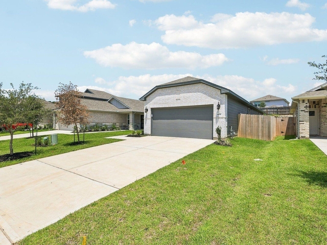 404 Sunrise Ranch Drive - Photo 1