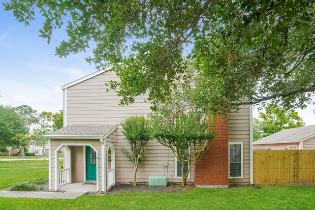 17263 Saturn Lane - Photo 1