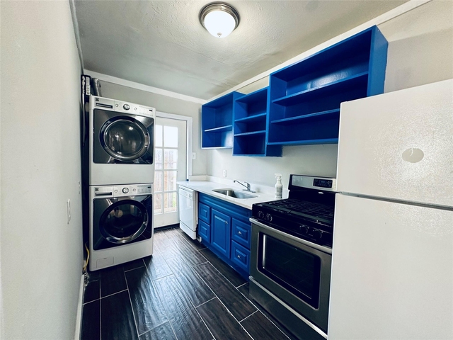 1 Sidney Street - Photo 1