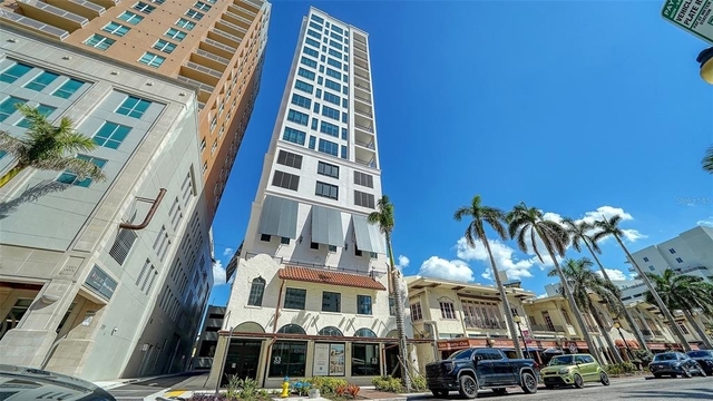 33 S Palm Avenue - Photo 1