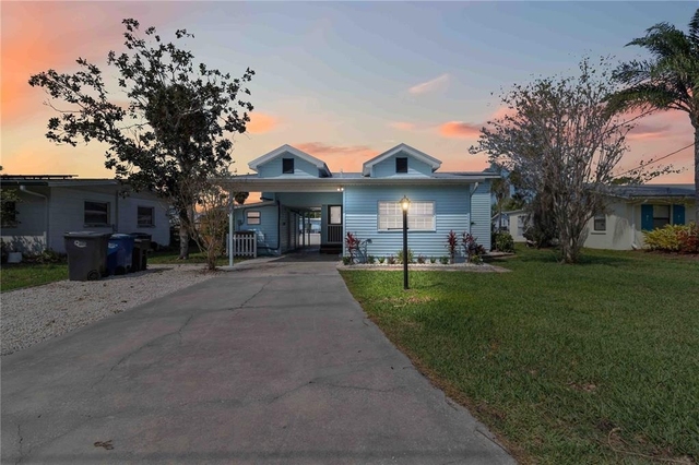 607 Manatee Avenue - Photo 1