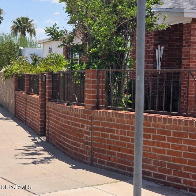 4642 Walter Ln - Photo 1