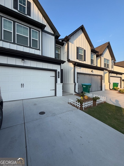 190 Mission Boulevard - Photo 1
