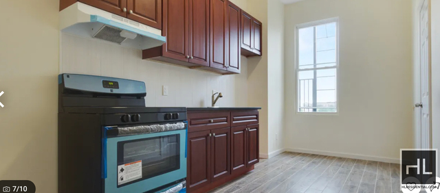 Longfellow Avenue - Photo 1