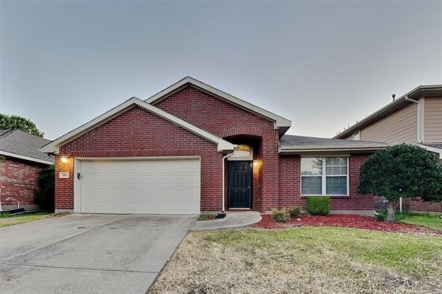 423 Butternut Drive - Photo 1