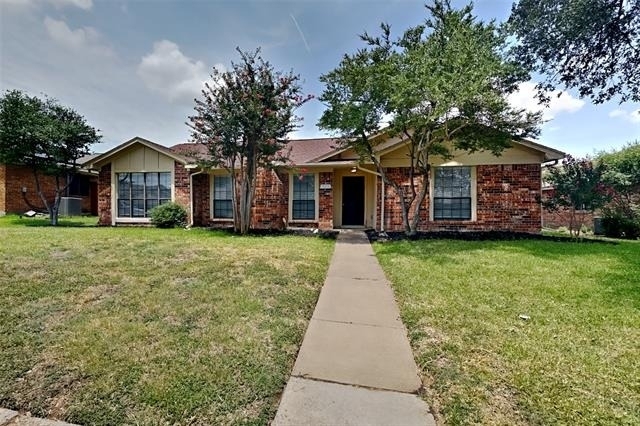 909 Sandhurst Drive - Photo 1