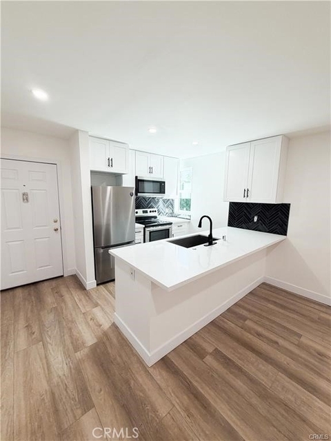 17000 Burbank Boulevard - Photo 1