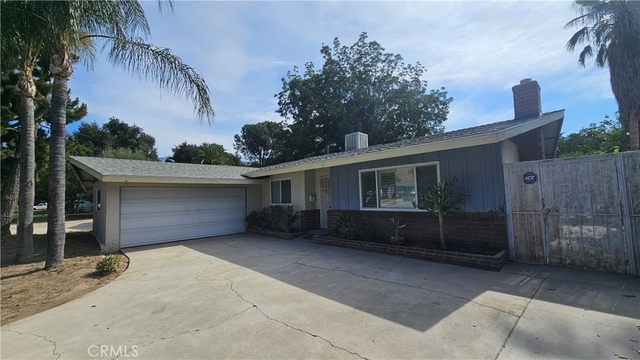 3469 N F - Photo 1