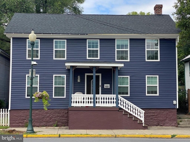 522 W King Street - Photo 1