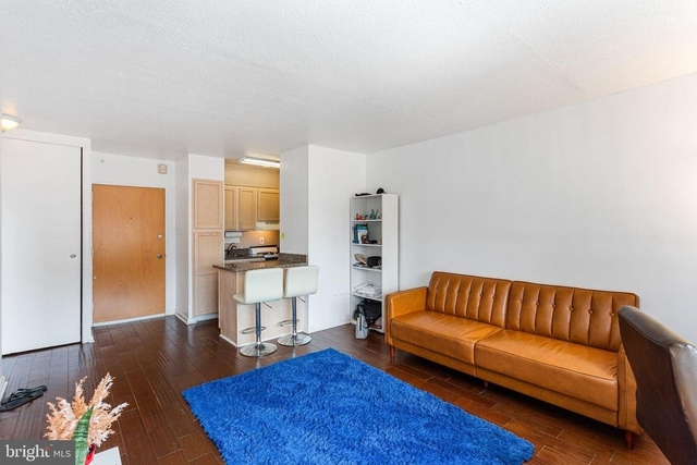 2101 Chestnut Street - Photo 1