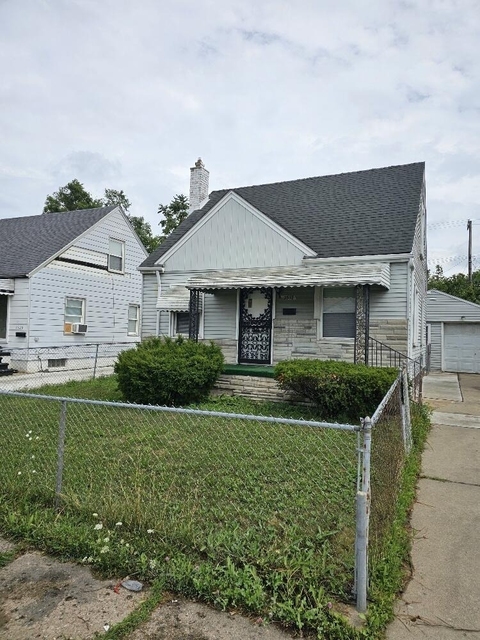 3337 S Bassett - Photo 1
