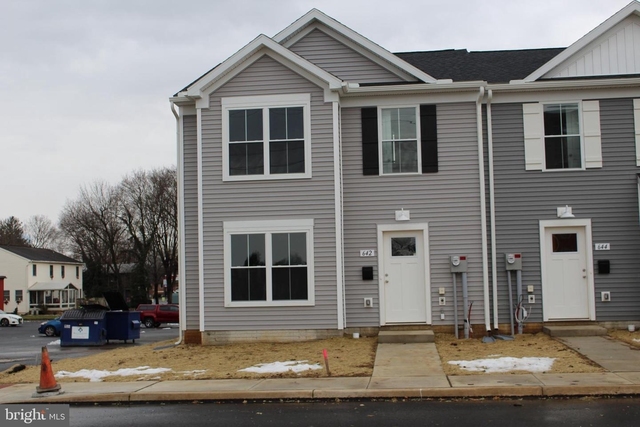 642 N N College Street - Photo 1