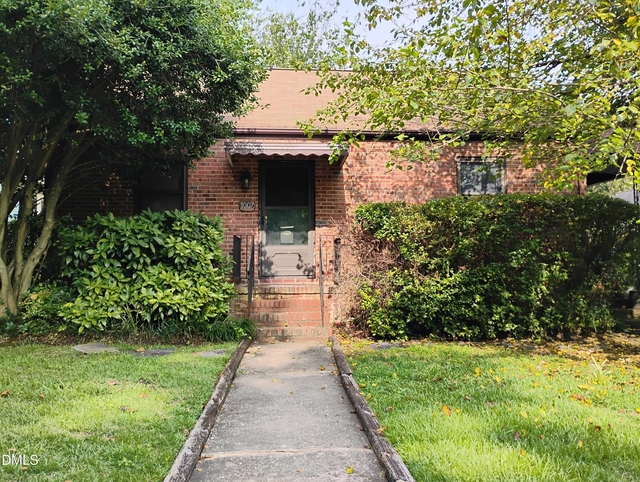 1007 Rosehill Avenue - Photo 1