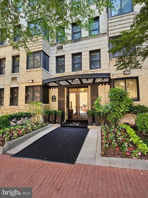 1010 25th Street Nw - Photo 1