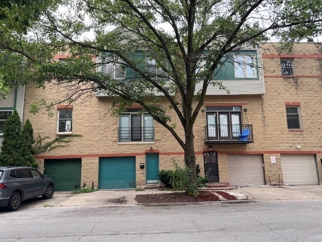 616 N Paulina Street - Photo 1