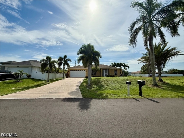 2209 Ne 9th Avenue - Photo 1