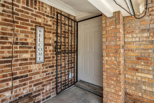 809 Brooks Street - Photo 1