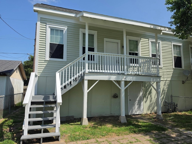 3716 Avenue O - Photo 1