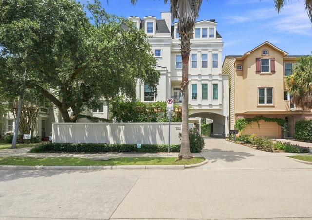 1652 Norfolk Street - Photo 1