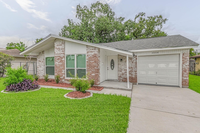 5003 Denoron Drive - Photo 1