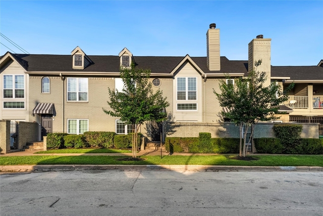2213 Stanford Street - Photo 1