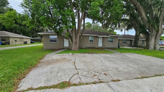 2407 Idlewild Street - Photo 1