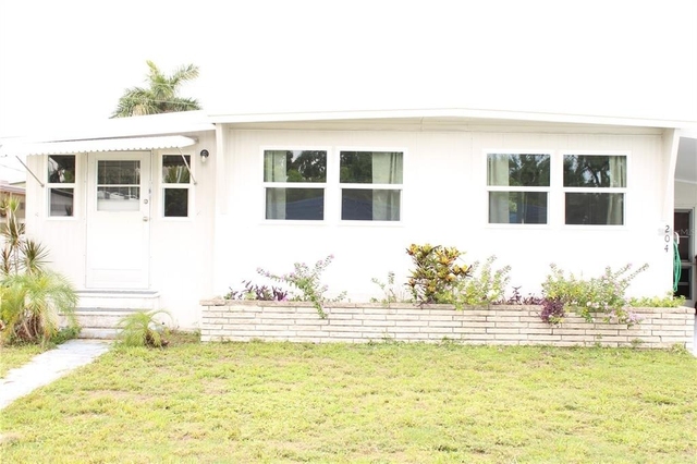 204 50th Avenue Drive W - Photo 1