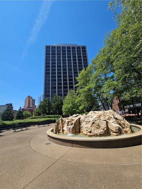 112 Washington Pl - Photo 1