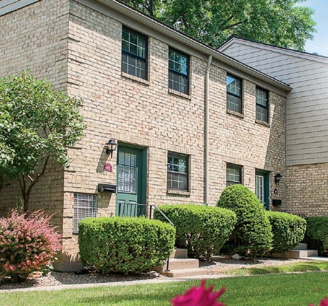 89 Chartwell Court - Photo 1