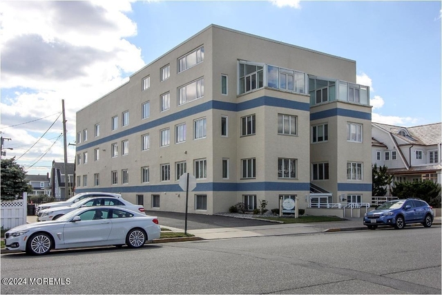 15 Garfield Avenue - Photo 1