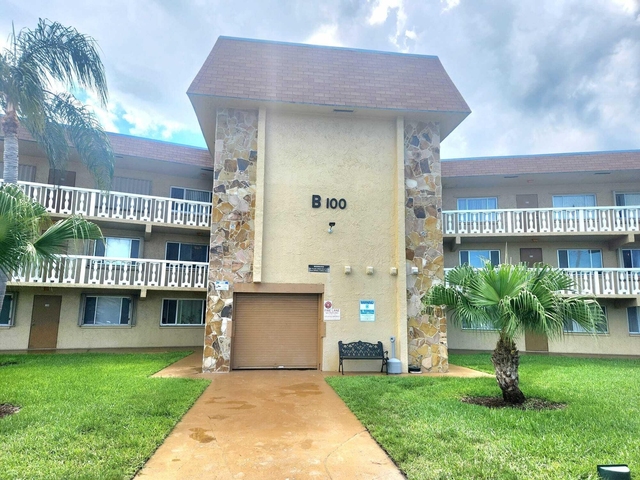 100 Village Green Circle E - Photo 1