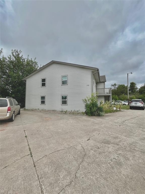 312 Falcon Court - Photo 1