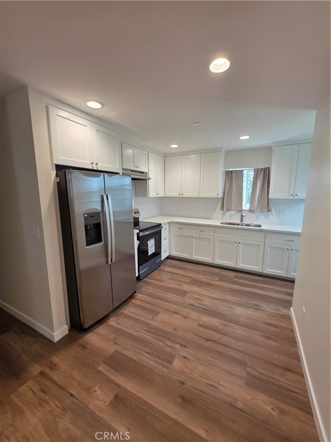 615 N Fries - Photo 1