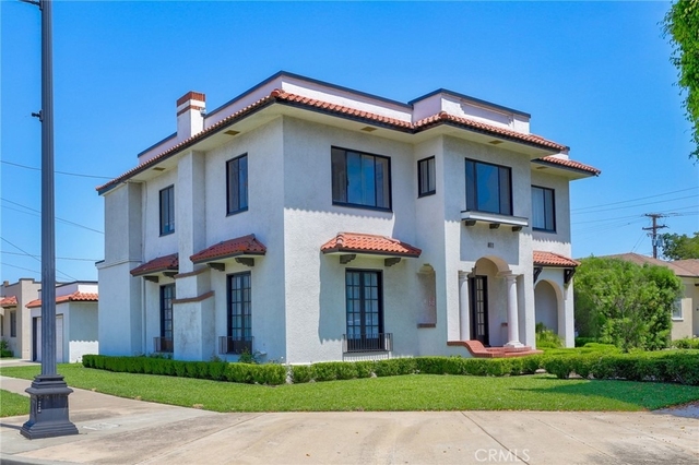 811 E Chapman - Photo 1