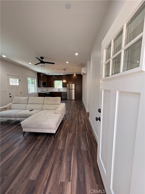 7128 Mclennan Ave - Photo 1