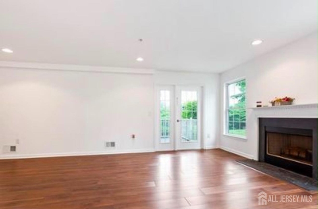 106 Chariot Court - Photo 1