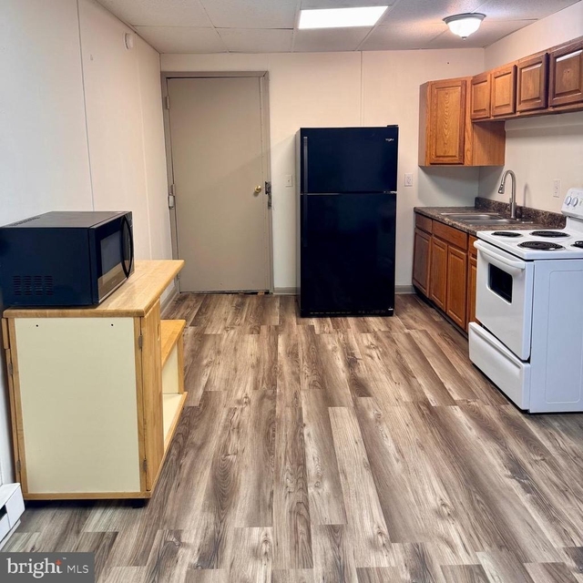 114 W Martin Street - Photo 1