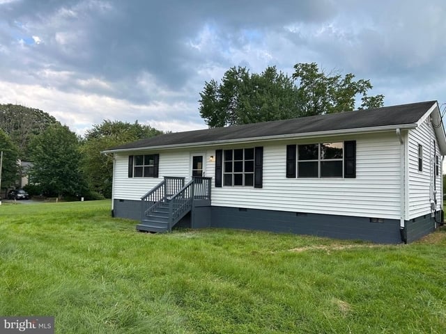 321 Union Avenue - Photo 1
