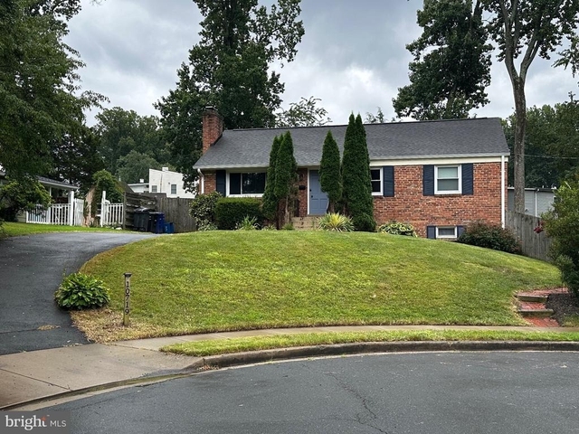 10719 Jones Street - Photo 1