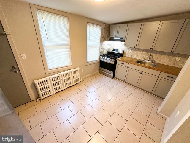 1867 E Wensley Street - Photo 1