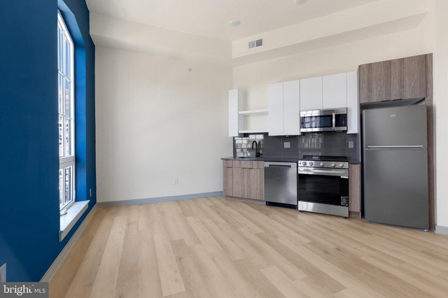 689 N Broad Street - Photo 1