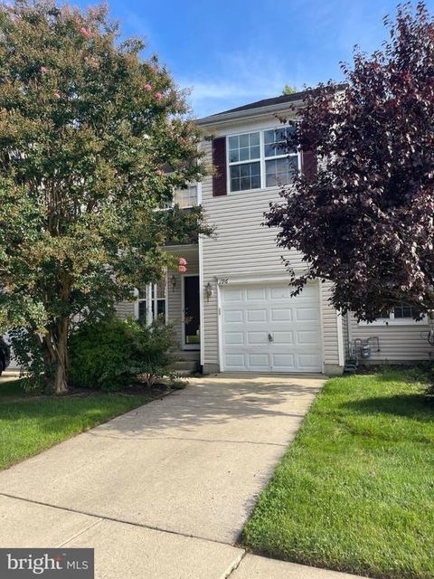 196 Chancellor Drive - Photo 1