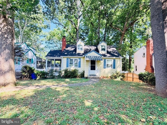 907 Heron Drive - Photo 1