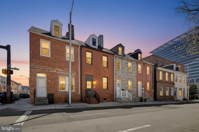 843 E Lombard Street - Photo 1