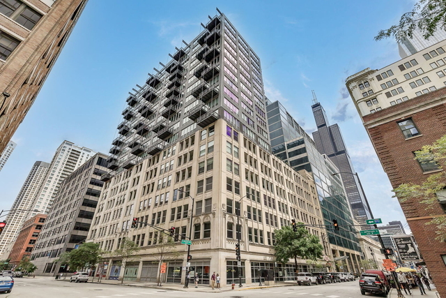 565 W Quincy Street - Photo 1
